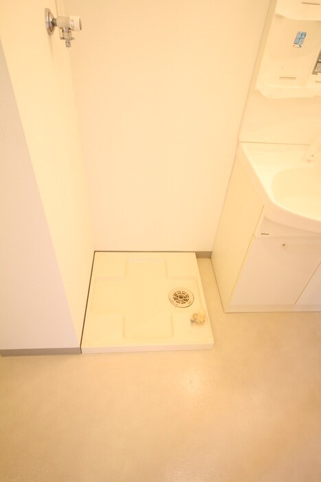 物件内観写真10　(洗濯機置場)