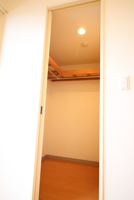 物件内観写真12　(収納)