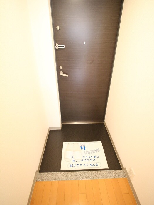 物件内観写真16　(玄関)