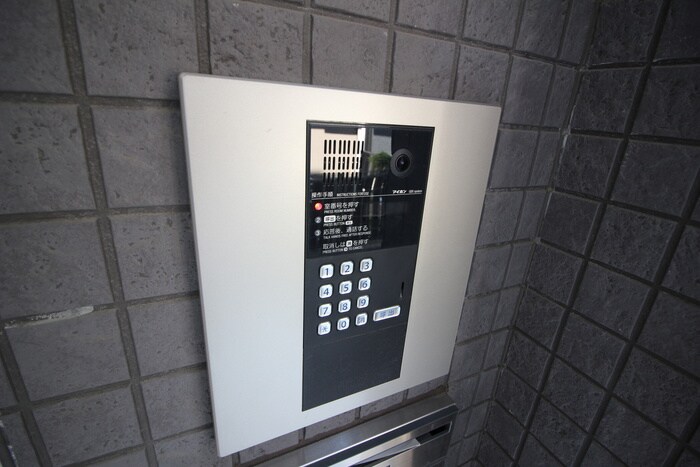 物件外観写真5　(エントランス部分)