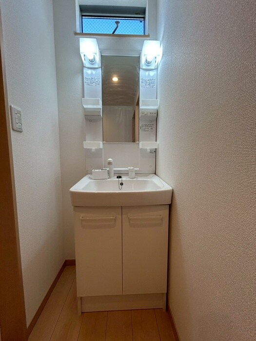 物件内観写真12　(洗面)