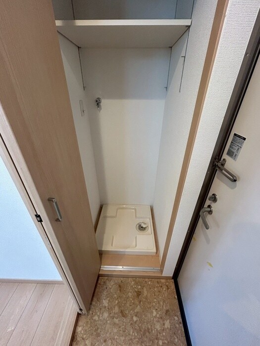 物件内観写真18　(洗濯機置場)