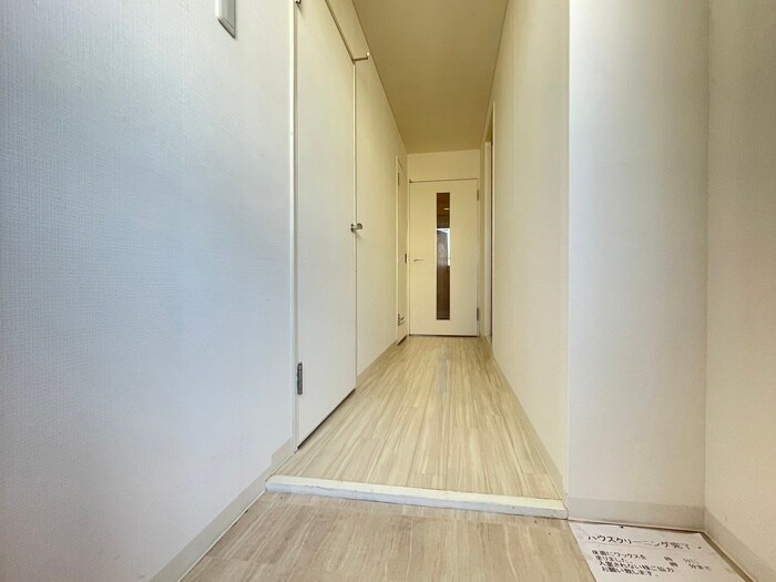 物件内観写真17　(廊下)