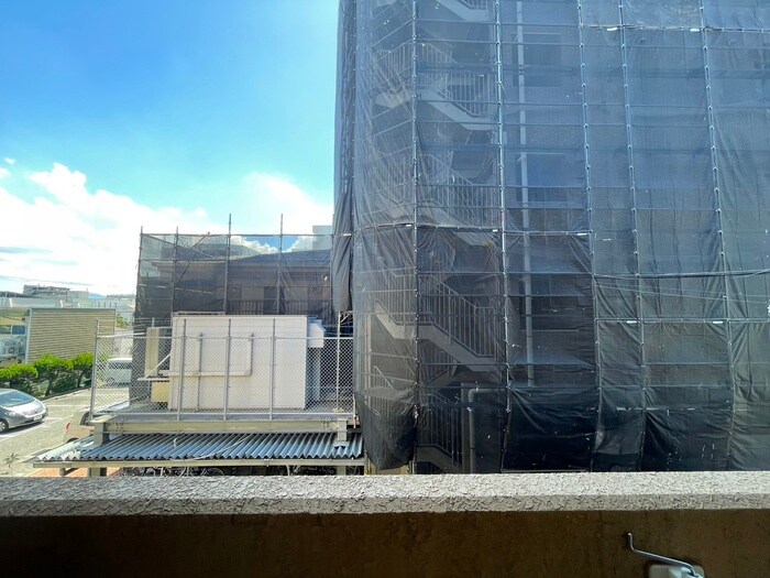 物件内観写真22　(室内からの展望)