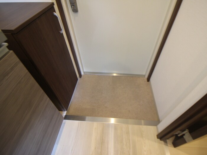 物件内観写真14　(玄関)