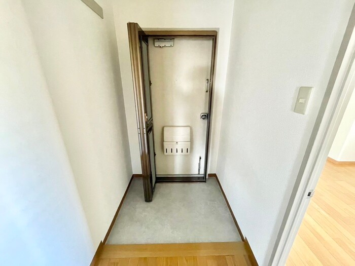 物件内観写真17　(玄関)