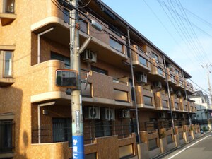 サンライフ松田外観写真