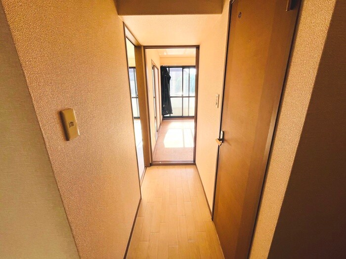 物件内観写真15　(廊下)