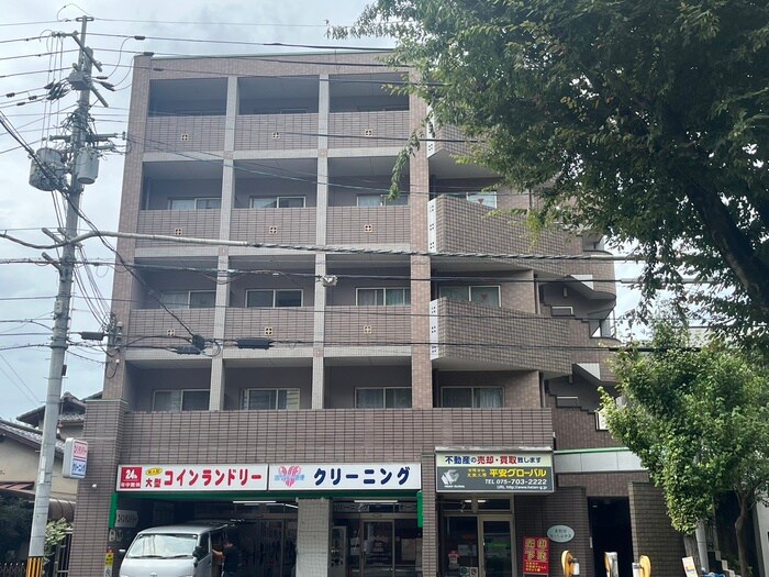 物件外観写真1　(外観写真)