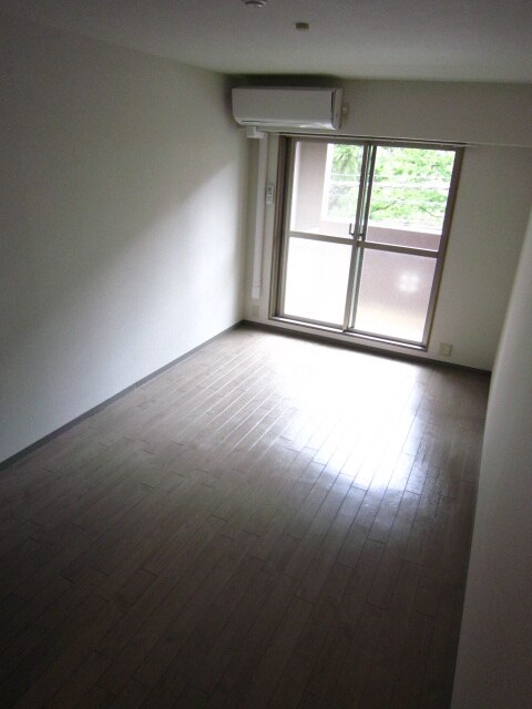 物件内観写真4　(居室)