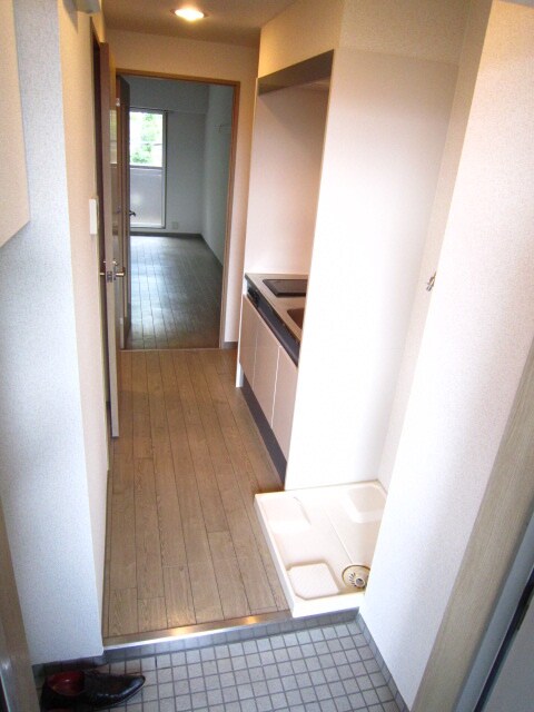 物件内観写真8　(玄関)