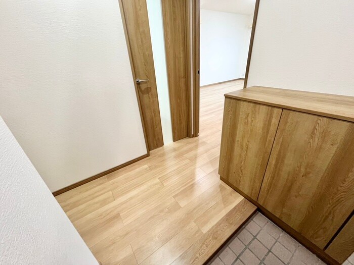 物件内観写真7　(玄関)