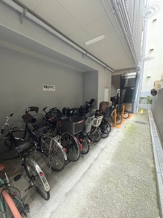 物件外観写真5　(駐輪場)