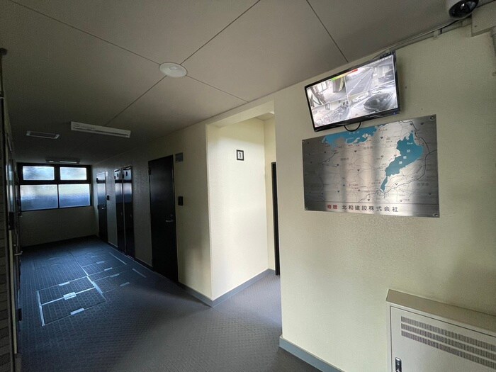 物件外観写真5　(エントランス部分)