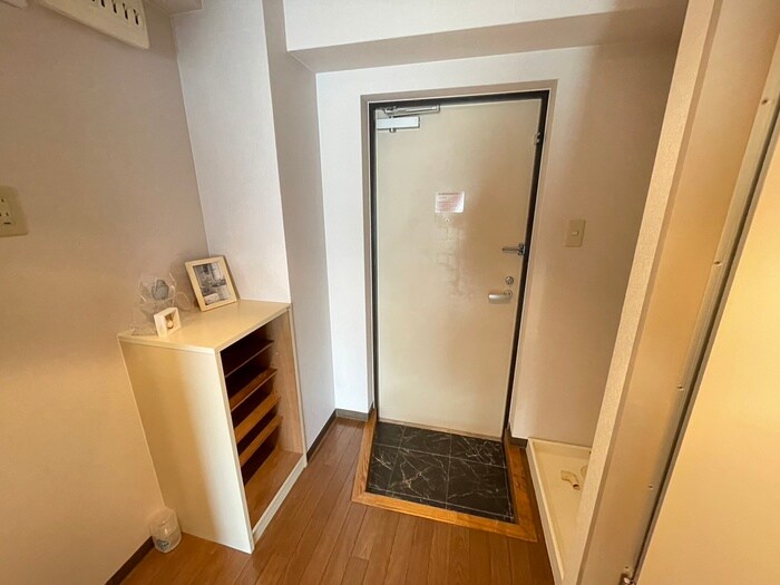 物件内観写真18　(玄関)