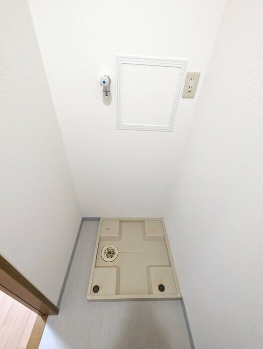 物件内観写真9　(洗濯機置場)