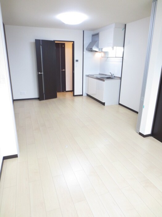 物件内観写真8　(居室)