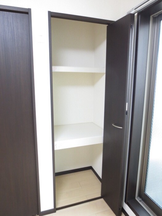 物件内観写真12　(収納)