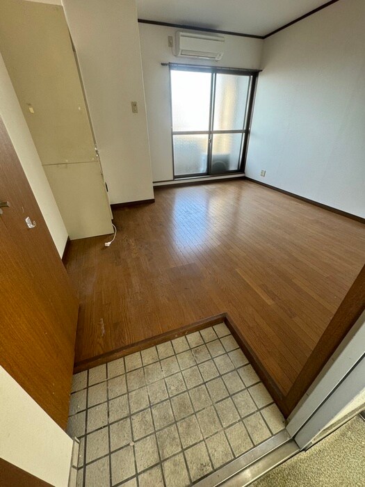 物件内観写真16　(玄関)