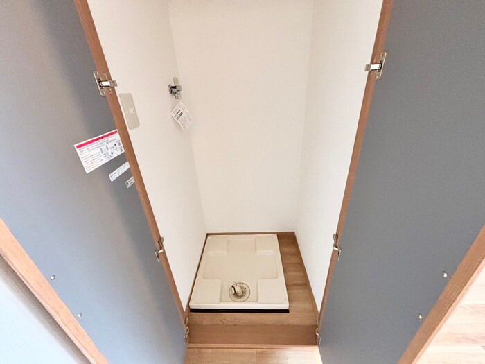 物件内観写真12　(洗濯機置場)