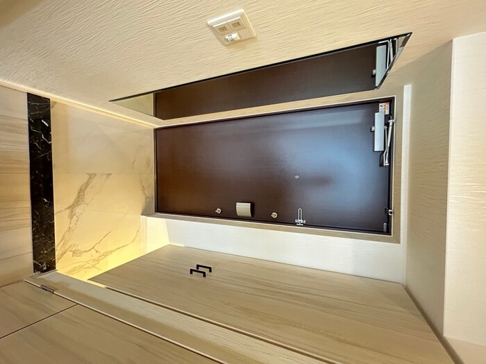 物件内観写真7　(玄関)