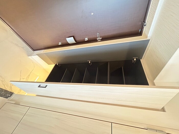 物件内観写真8　(靴箱)