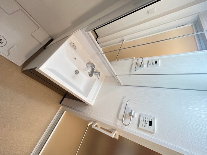 物件内観写真8　(洗面)