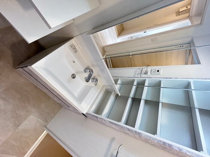 物件内観写真9　(洗面)