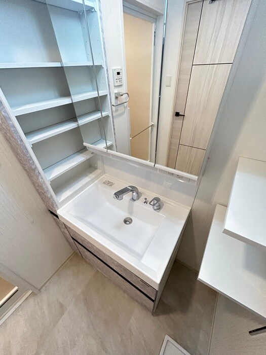 物件内観写真9　(洗面)