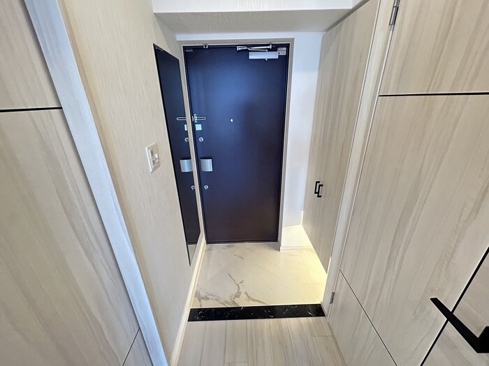 物件内観写真11　(玄関)