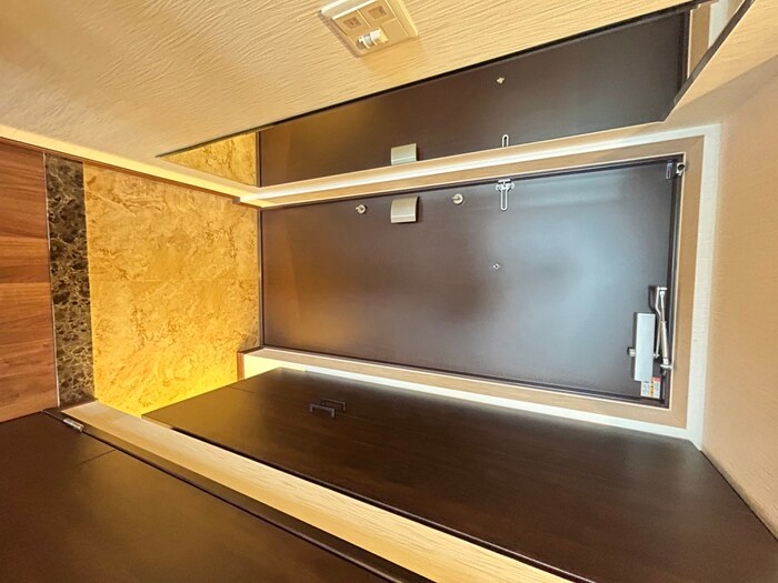 物件内観写真11　(玄関)