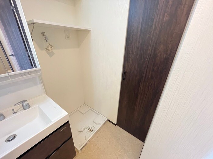 物件内観写真13　(洗濯機置場)