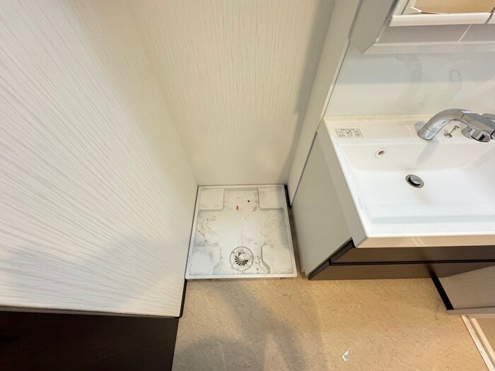 物件内観写真15　(洗濯機置場)