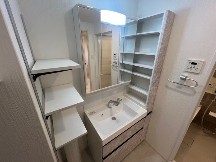 物件内観写真15　(洗面)