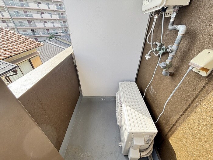 物件内観写真11　(洗濯機置場)