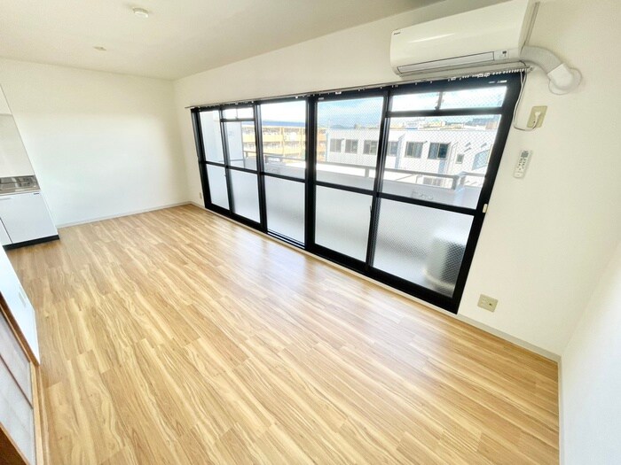 物件内観写真9　(居室)