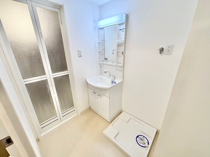 物件内観写真16　(洗濯機置場)