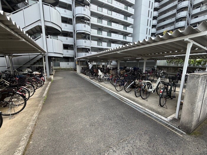 物件外観写真4　(駐輪場)