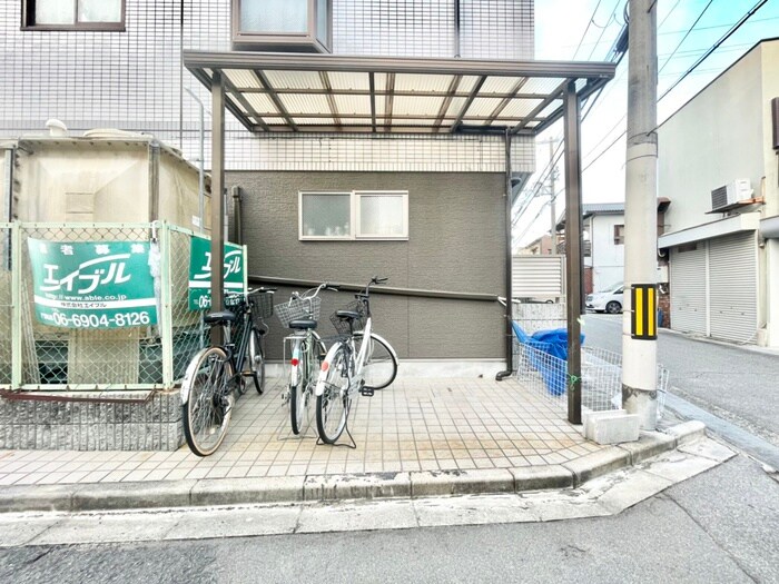 物件外観写真3　(駐輪場)