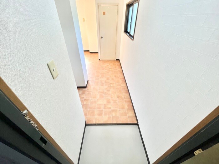 物件内観写真15　(玄関)