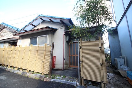 嵯峨蜻蛉尻町貸家１２－２２外観写真
