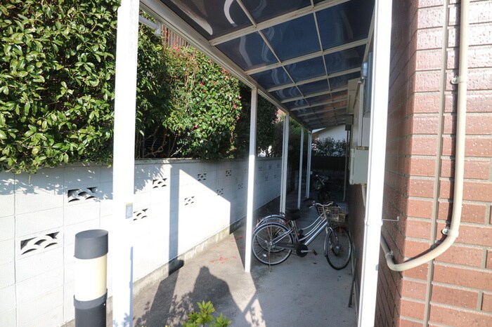 物件外観写真6　(駐輪場)