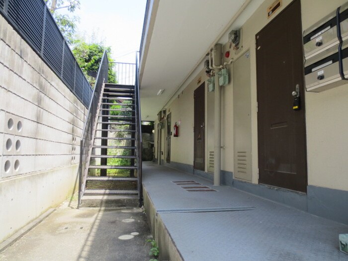物件外観写真3　(エントランス部分)