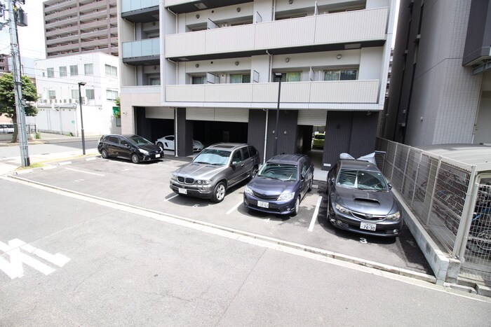 物件外観写真3　(駐車場)