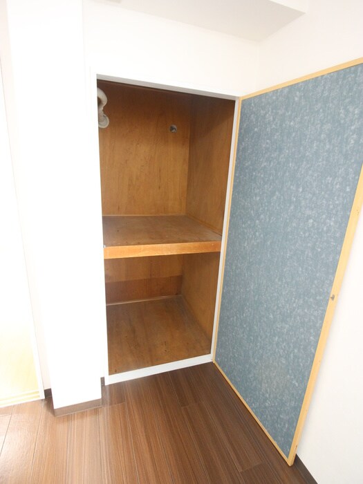 物件内観写真18　(収納)