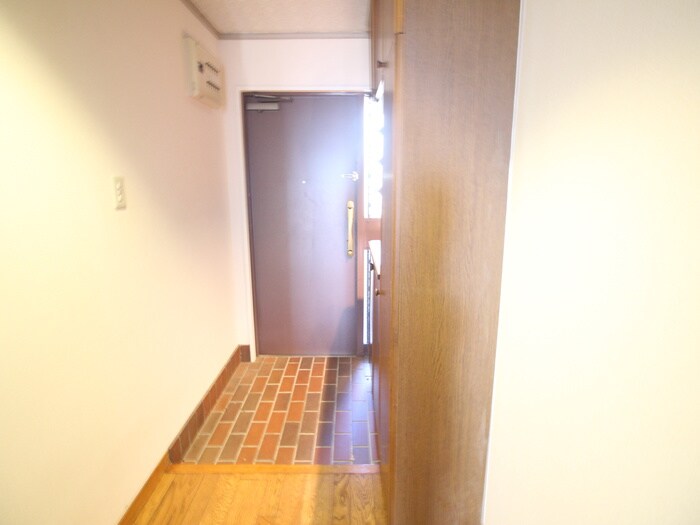 物件内観写真15　(玄関)
