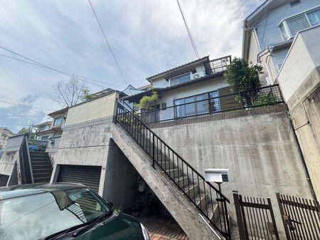 高槻市南平台　貸戸建外観写真