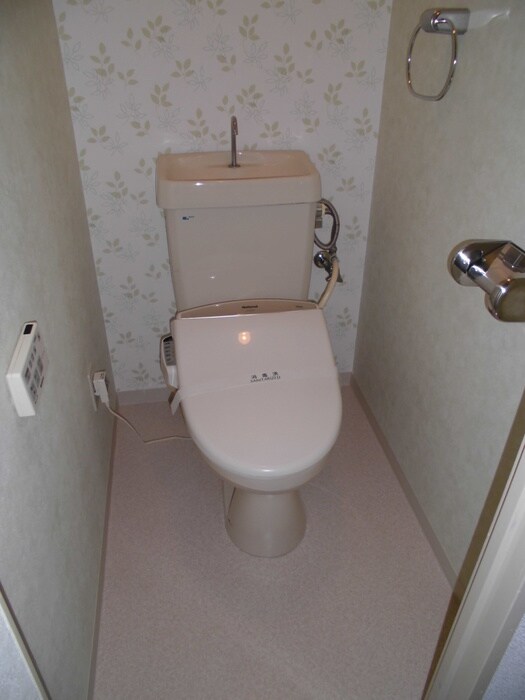 物件内観写真8　(トイレ)