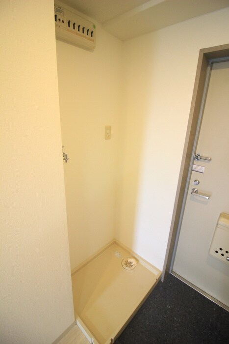 物件内観写真15　(洗濯機置場)