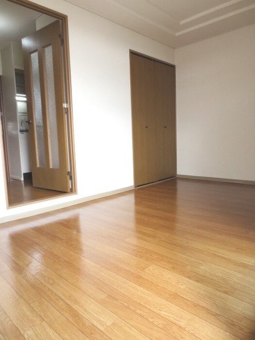 物件内観写真4　(居室)